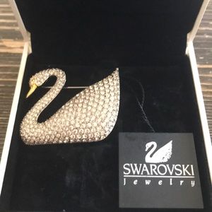 Signed Swarovski Swan brooch silver tone/crystal